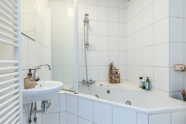 Foto - Te koop: Net appartement gelegen op de 3e woonlaag in een kleinschalig appartementencomplex in een zeer gewilde, groene woonomgeving